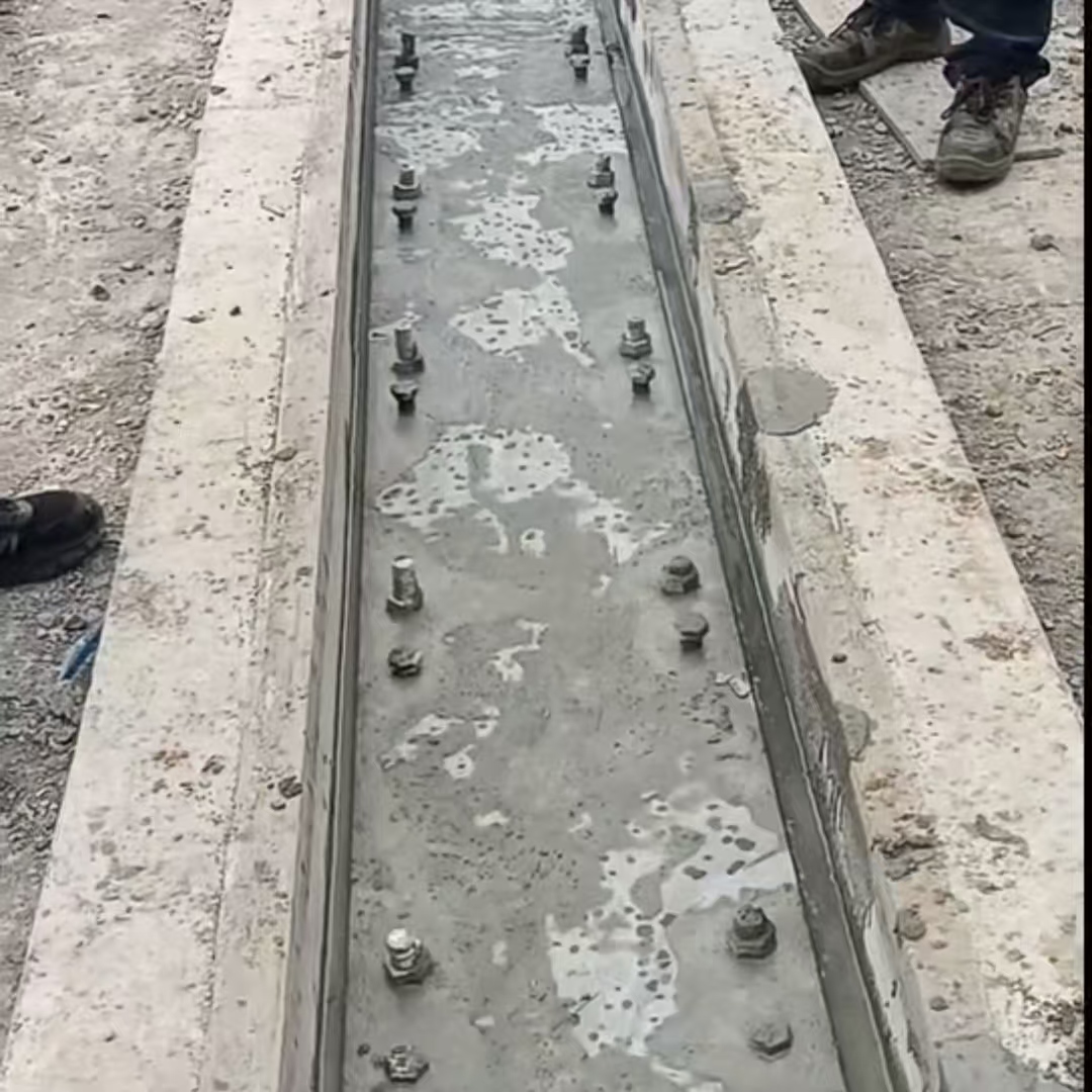颍州港口码头起重机龙门吊重型机械设备稳固用早强快凝轨道胶泥